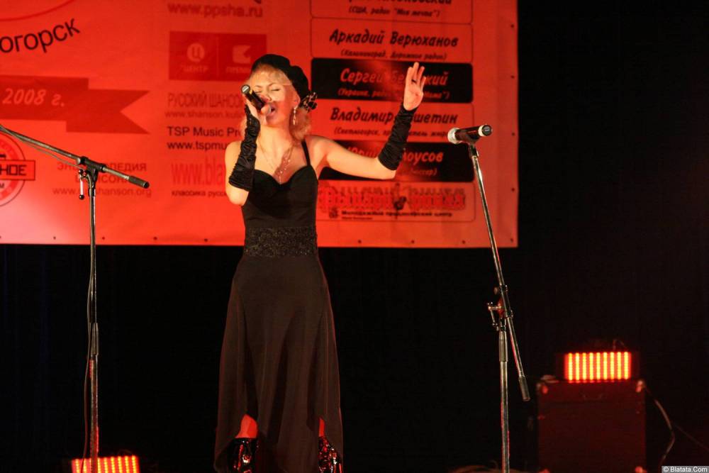 Юлия Андреева 13-14 декабря 2008 года на фестивале Хорошая песня 17