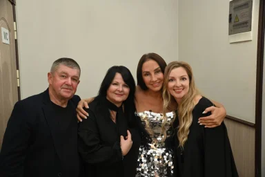 Евгений Любимцев покидает кулисы фестиваля в Санкт-Петербурге