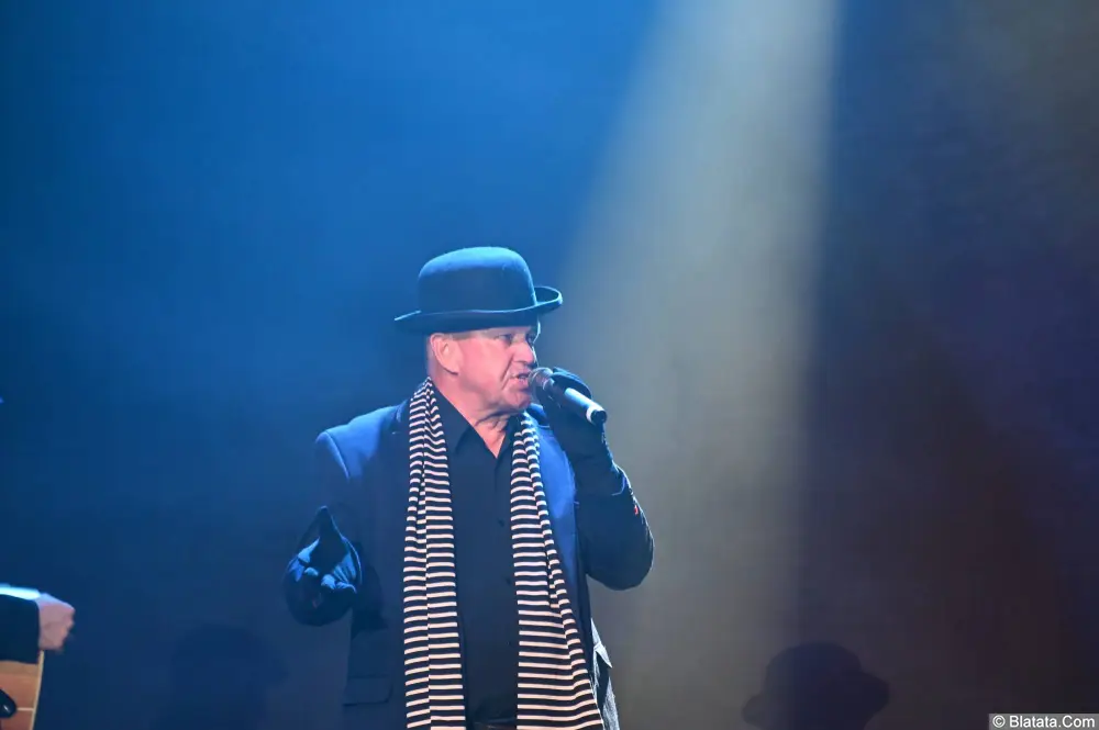 Евгений Любимцев &mdash; приветствие зрителей в клубе &laquo;А2&raquo;