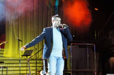 Николай Котрин на сцене XIX фестиваля памяти Аркадия Северного 3