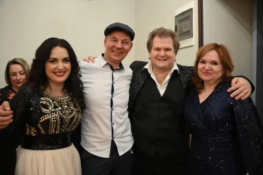 Олег Магадан в кругу друзей на фестивале в Санкт-Петербурге