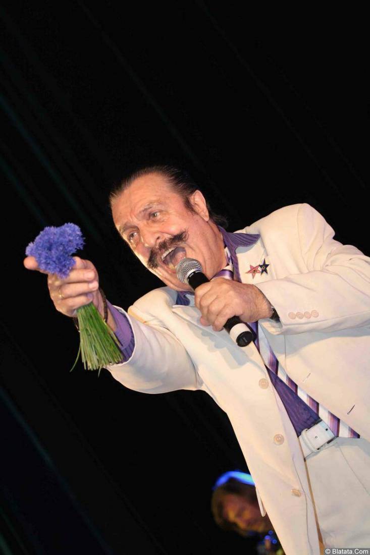 Вилли Токарев на фестивале Хорошая песня с цветами
