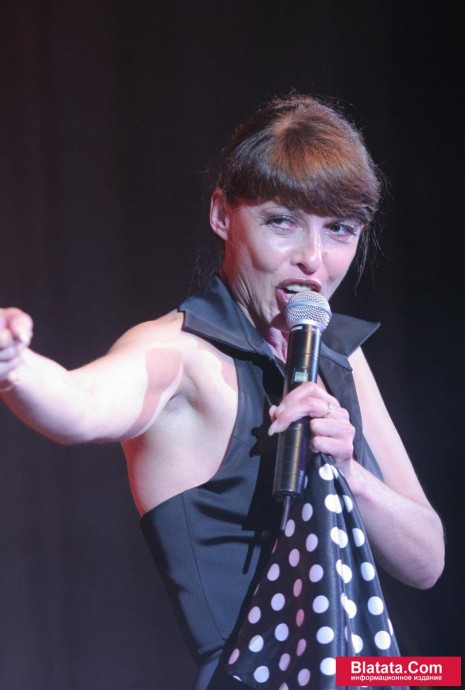 Татьяна Кабанова на сцене фестиваля шансона 1