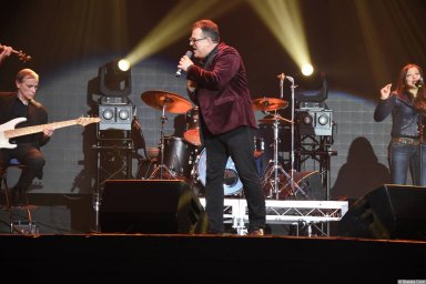 Виктор Баум на сцене 26 февраля 2018 года