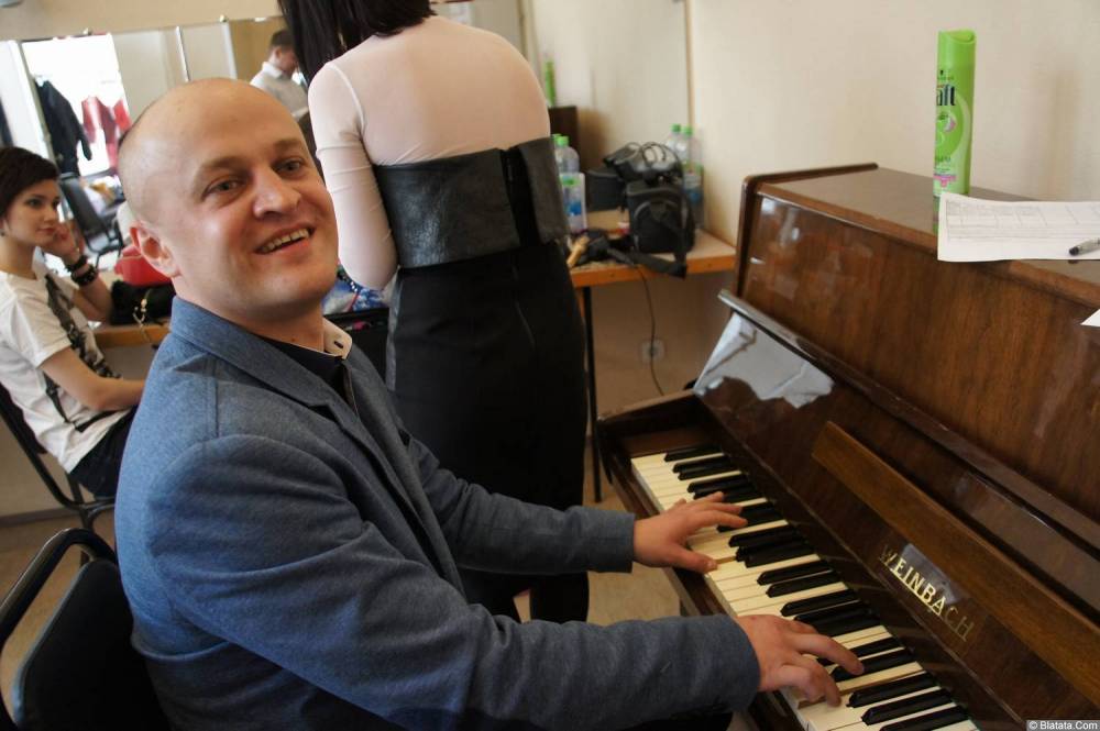 Анатолий Топыркин за пианино на XX-м фестивале памяти Аркадия Северного 12 апреля 2015 г.
