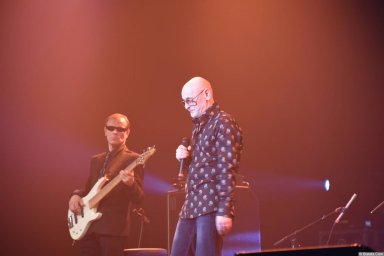 Григорий Заречный на концерте Новое и лучшее 30 ноября 2015 года с гитаристом