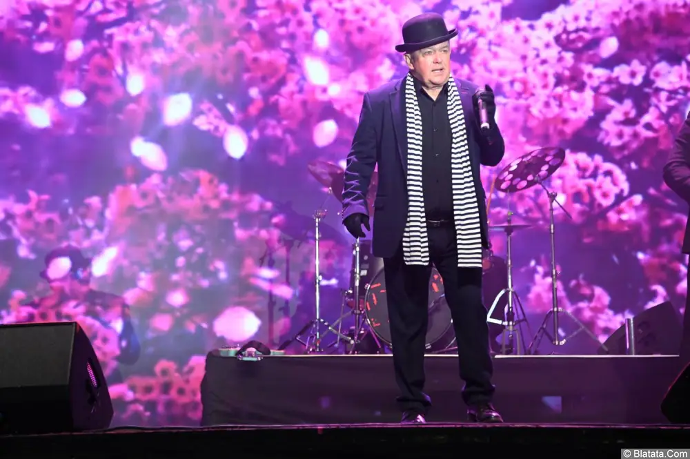 Музыкальная пауза. Евгений Любимцев