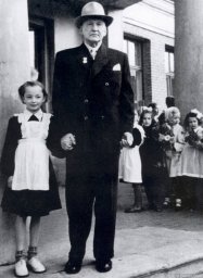 Александр Вертинский с дочкой