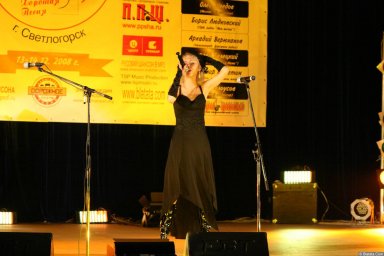 Юлия Андреева 13-14 декабря 2008 года на фестивале Хорошая песня 15