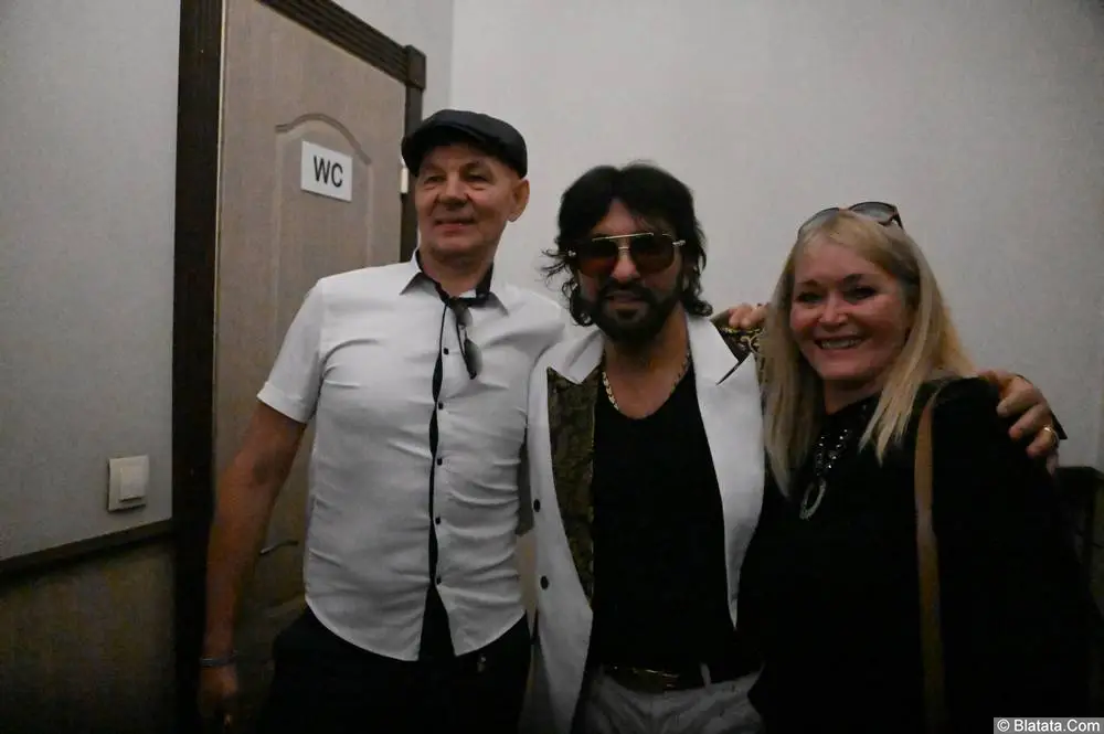 Олег Магадан в ожидании выхода на сцену