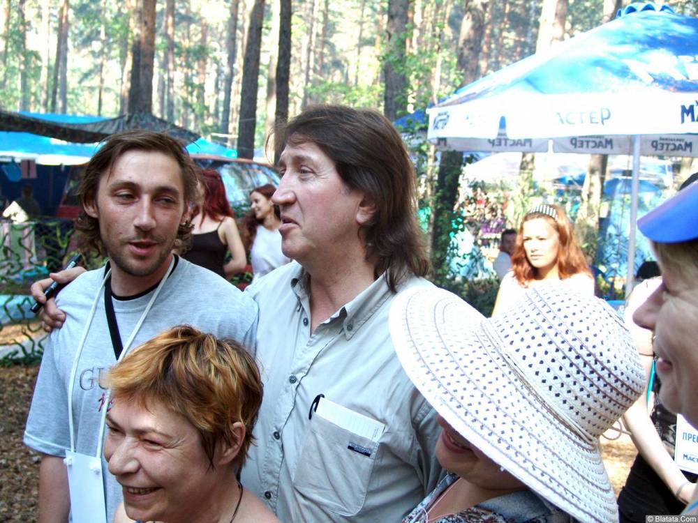 Олег Митяев с поклонниками