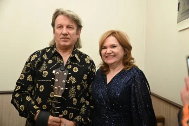 Закулисный отдых Юрия Лозы на фестивале в Петербурге