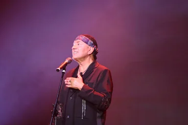 Сергей Рогожин в лучах софитов на фестивале &laquo;Ночное такси&raquo;