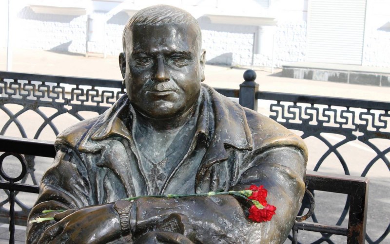 Памятник Михаилу Кругу в Твери фото 3