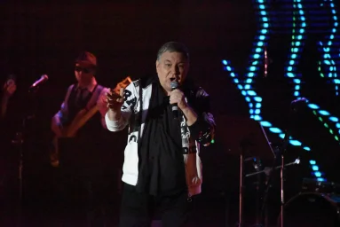 Михаил Шелег на сцене в Санкт-Петербурге