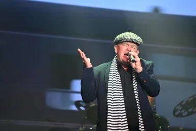 Эмоциональный жест артиста. Евгений Любимцев