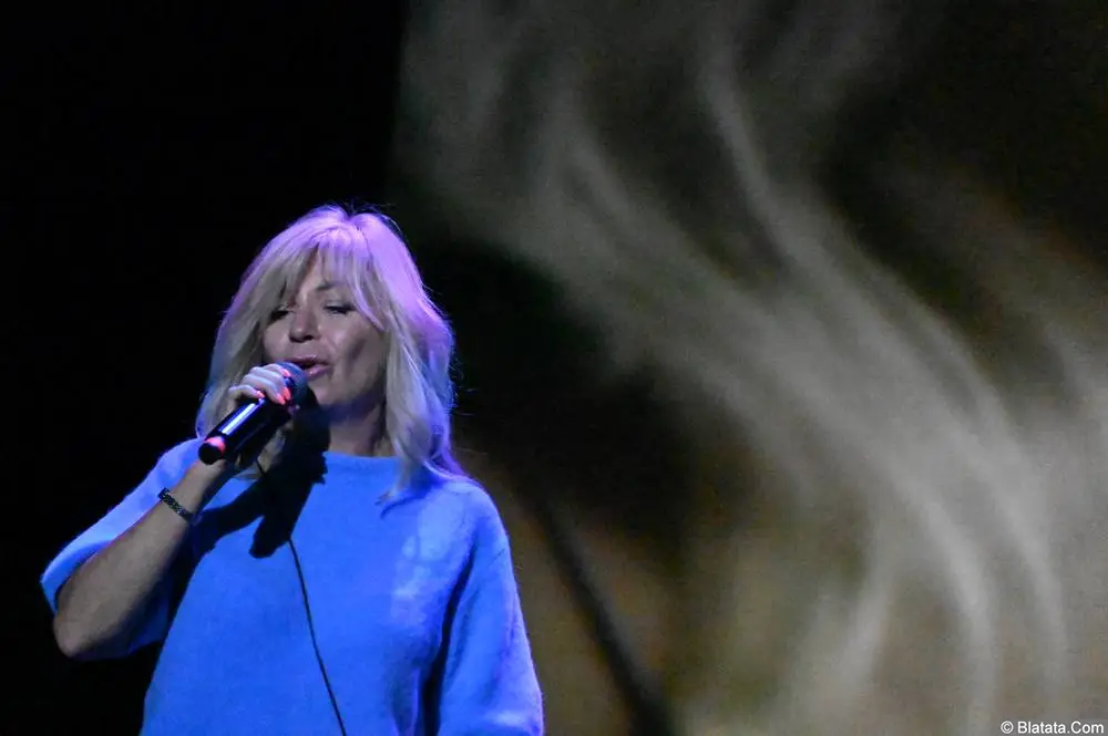 Аида Сергиенко на сцене фестиваля в СПб 2025