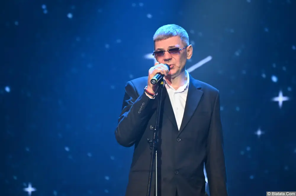 Олег Магадан исполняет песню