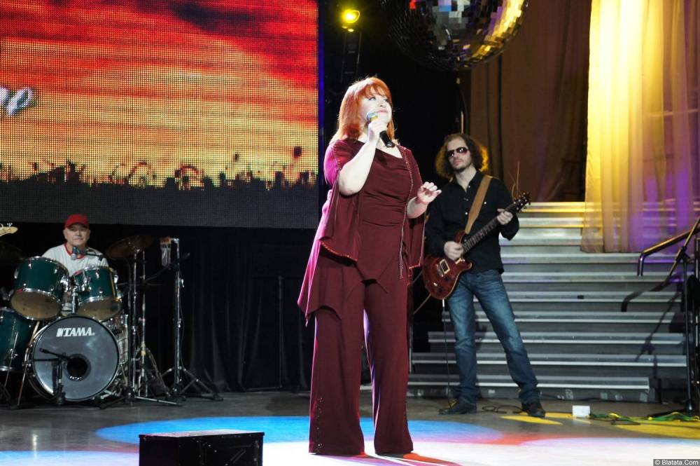 Олеся Атланова живьём на концерте 2013 года