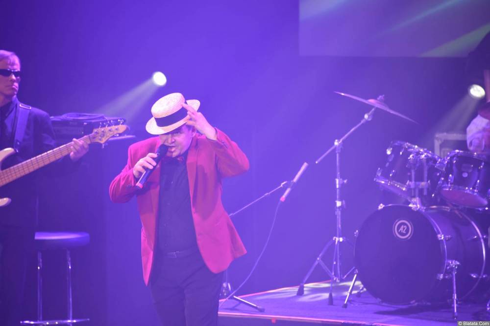 Евгений Любимцев выступает на концерте Новое и лучшее 30 ноября 2015 года