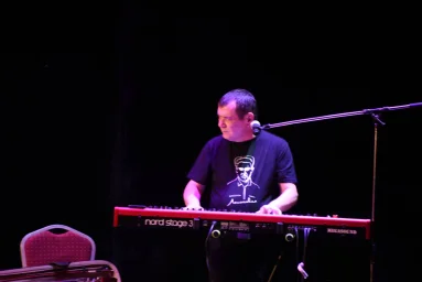 Концерт Лесоповала в Калининграде, клавишник