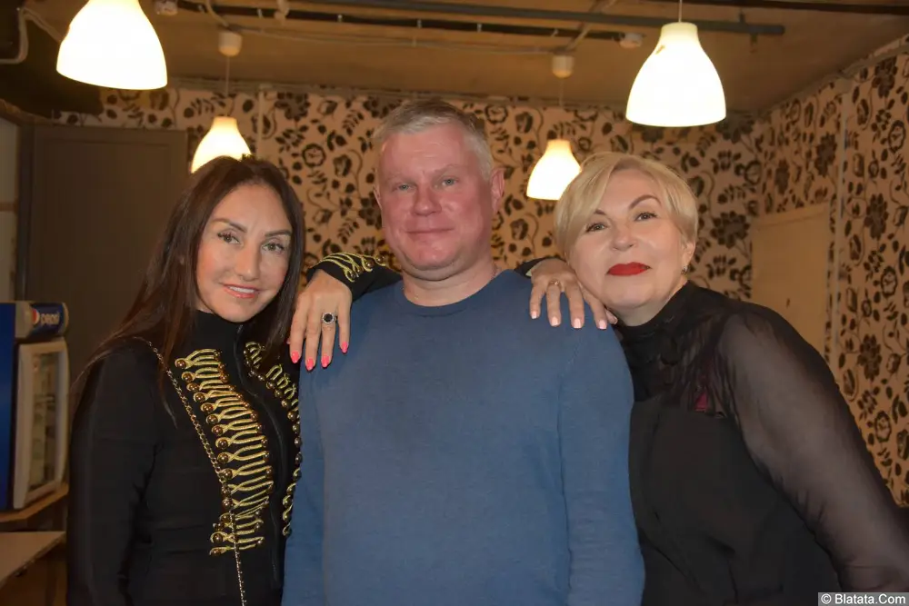 Михаил Дюков с Афиной и ​Натальей Звездиной.