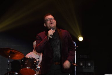 Виктор Баум на концерте выступает 26 февраля 2018 года