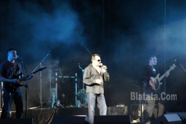 Концерт группы "Бутырка" в Калининграде. Владимир Ждамиров на сцене 5