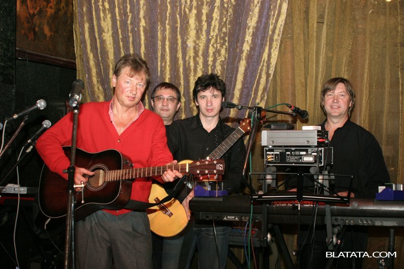 Андрей Никольский со своей группой Сандуны