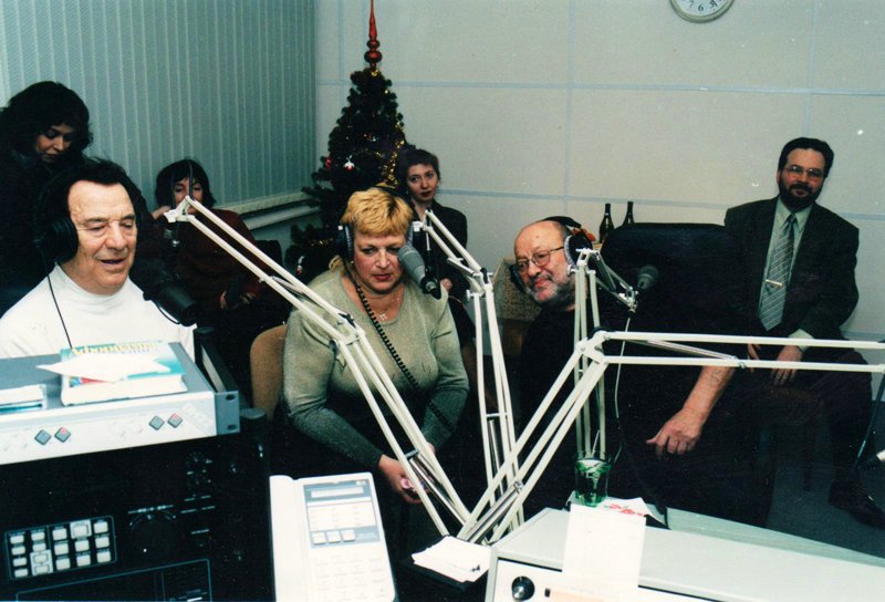 Борис Сичкин, Таня Лебединская и Михаил Гулько в студии радио Шансон, Москва 2000